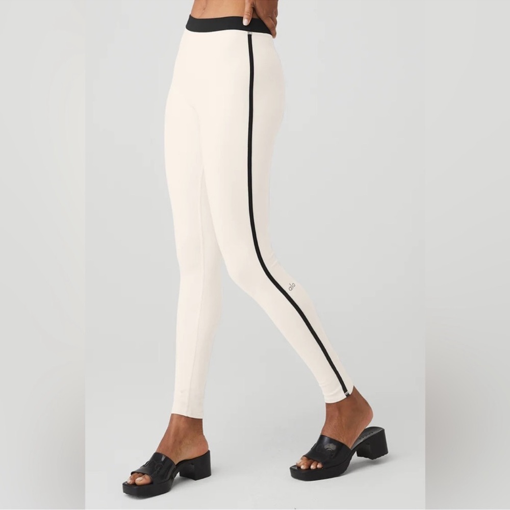 NWOT Alo Streamline leggings